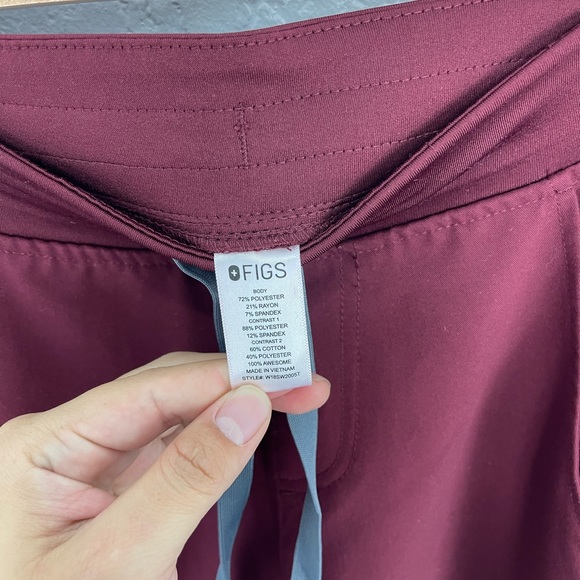Figs Zamora Classic Jogger Scrub Pants in Classic Burgundy - Picture 6 of 9